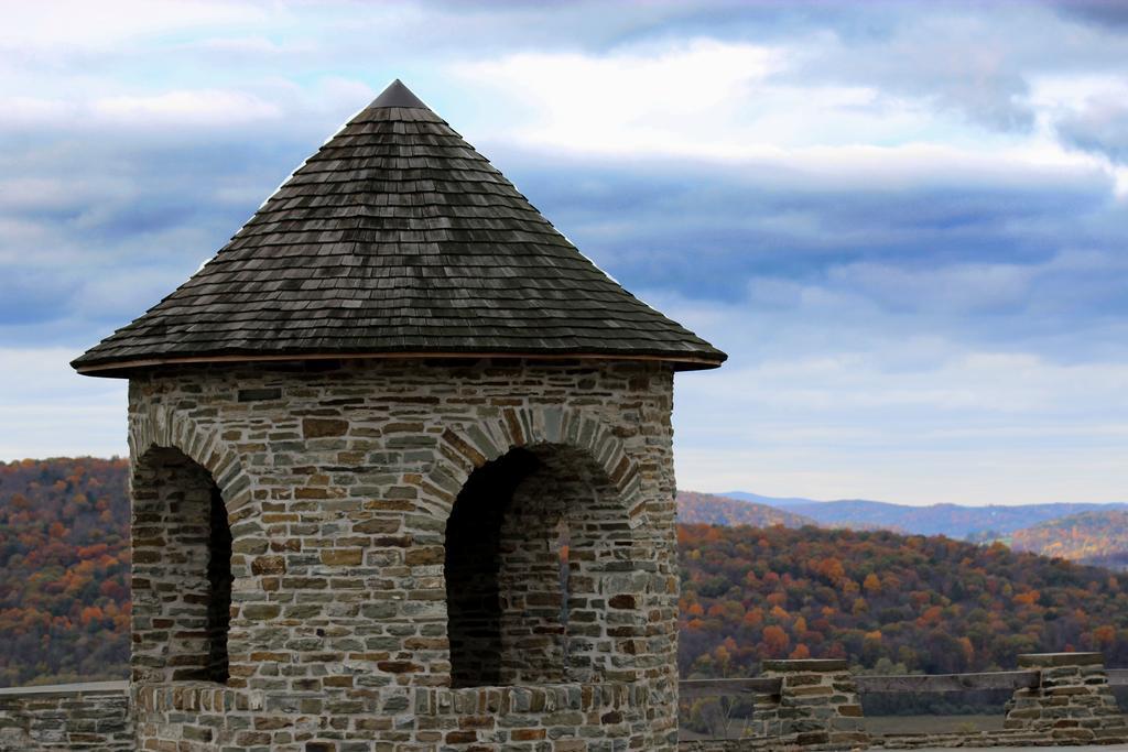 Hotel Crystal Springs And
